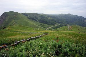 丘陵続く先には