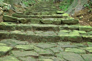 石段に刻まれた歴史