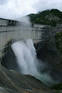 黒四ダム（ポートレート）