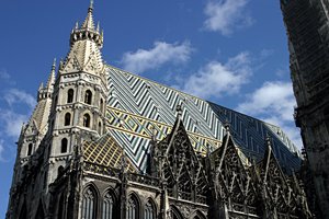 青空に建つ寺院