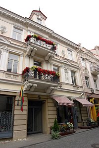 花壇のある商店