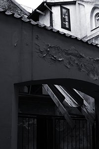 はがれ落ちた壁の塗装