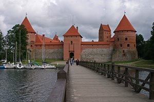 トラカイ城へと渡る