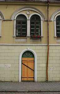 雨樋と新しい扉