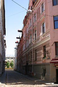 リガ旧市街の路地