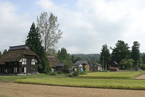 農家と鎮守の森