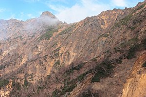 岩山の横顔