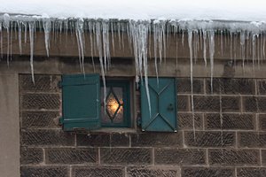 外はつらら、中は暖か