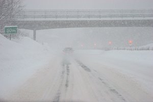 吹雪のハイウェイ