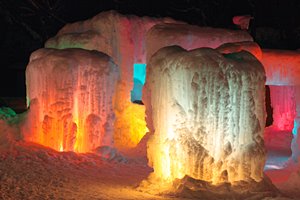 かまくらの裏側