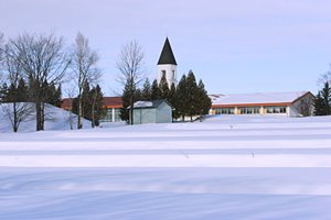 三角屋根の学校