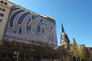 未来少女、旧市街に降りる