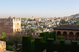 アルハンブラの丘に