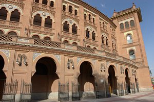 闘牛場外壁（ランドスケープ）