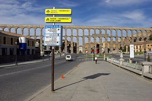 水道橋のある町