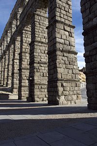 足長さんたちの影