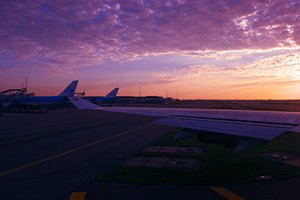 夕焼けのスキポール空港
