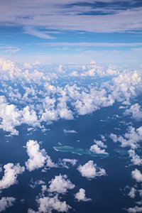 珊瑚礁の遙か上にて