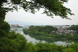 川のある風景