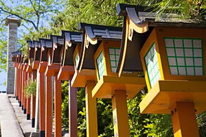 並んだ灯籠